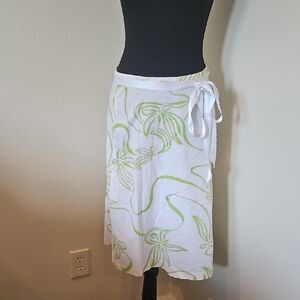 Karen Kane White and Green Skirt With Silk Tie